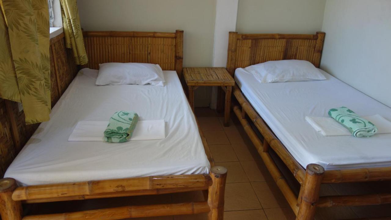 Hotel The Shark'S Tail Dive Center Daanbantayan Esterno foto