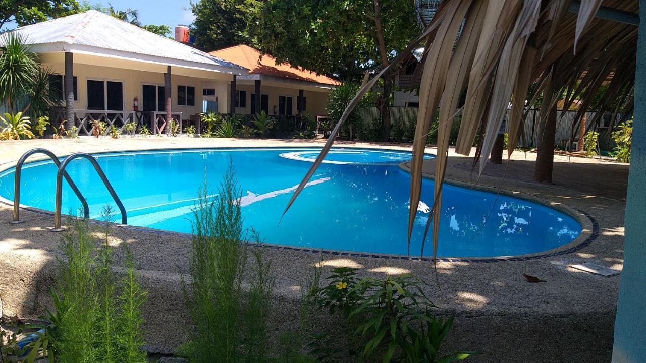Hotel The Shark'S Tail Dive Center Daanbantayan Esterno foto