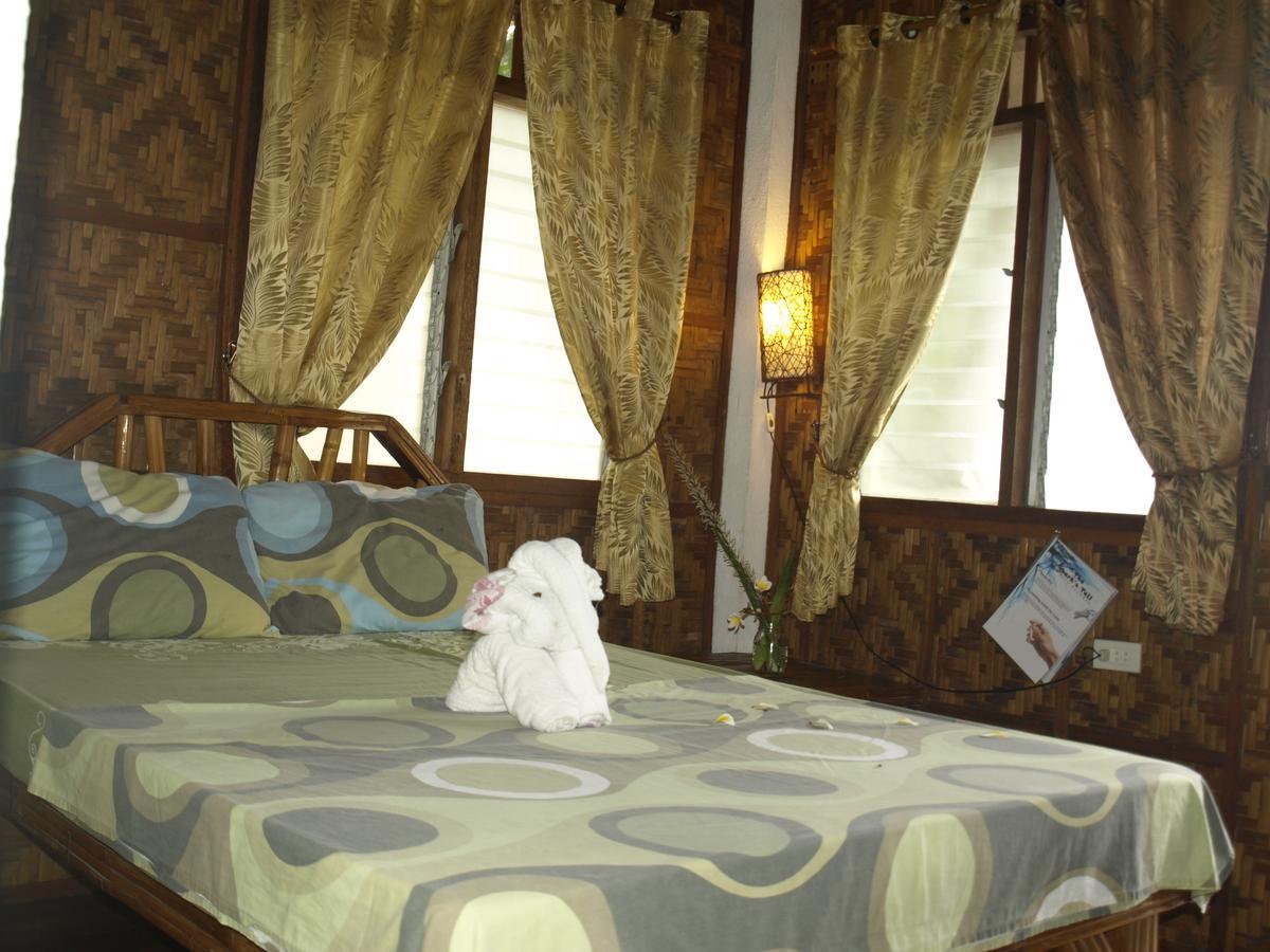 Hotel The Shark'S Tail Dive Center Daanbantayan Esterno foto